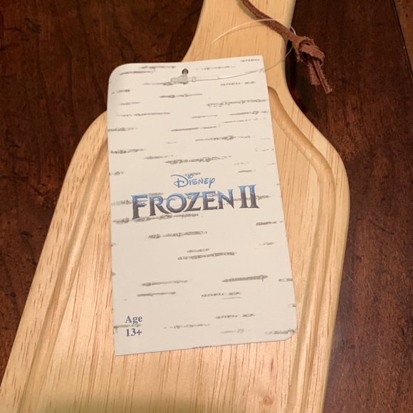 Frozen II Botella Serving Board - Rubberwood Olaf Themed Meal Prep Form Fitting - Picture 3 of 7